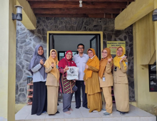 Dosen Farmasi UMM Bagikan Wawasan Laboratorium di UPT Materia Medika Batu